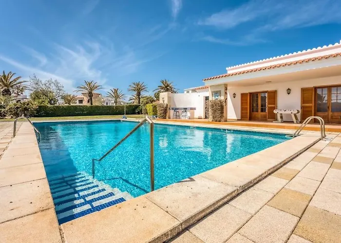 La Calma Espectacular Con Jardin Y Piscina En Menorca