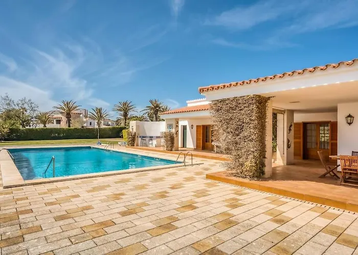 La Calma Espectacular Con Jardin Y Piscina En Menorca