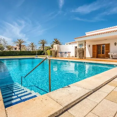 La Calma Espectacular Con Jardín Y Piscina En Menorca
