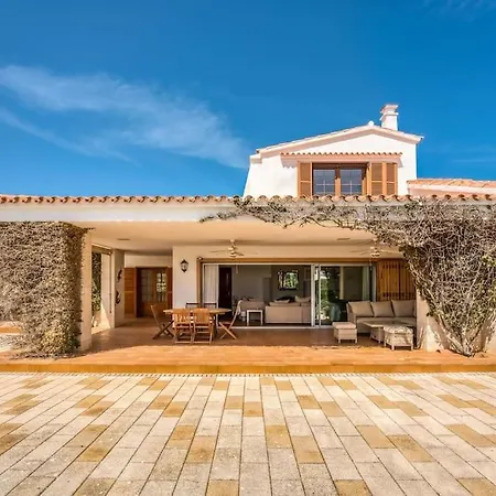 La Calma Espectacular Con Jardin Y Piscina En Menorca