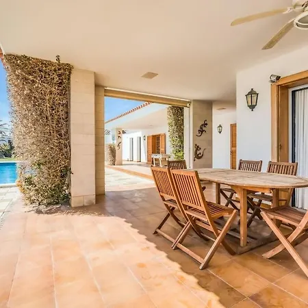 La Calma Espectacular Con Jardin Y Piscina En Menorca Villa *
