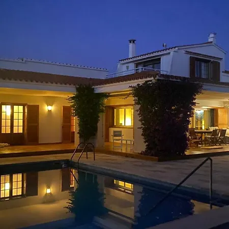 La Calma Espectacular Con Jardín Y Piscina En Menorca