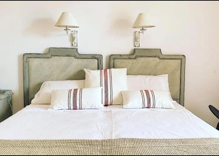 La Calma Espectacular Con Jardin Y Piscina En Menorca Villa